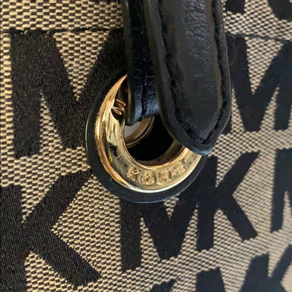 Michael Kors Tote Bag - Picture 2 of 3